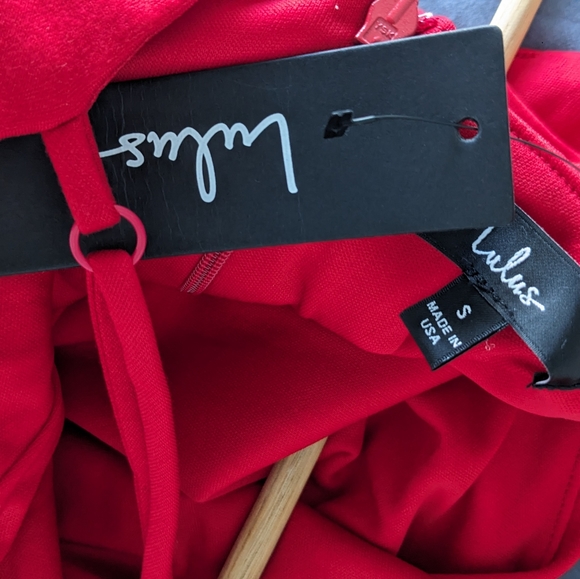 Lulus Sealed with A Kiss 💋 Red Ruffled Bodycon dress NWT - Picture 4 of 9